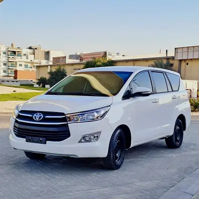 Toyota Innova // Gcc space // Mid option // Model 2017