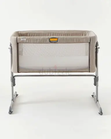 A Baby Crib (0-6 months) for Sale