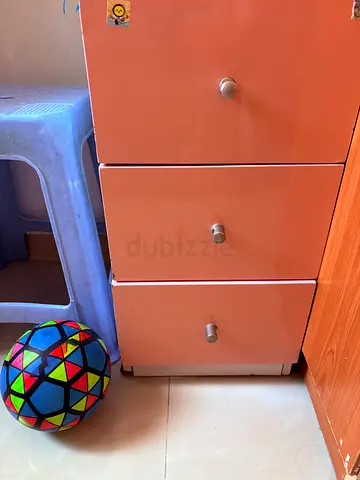 2 Side table for urgent give away