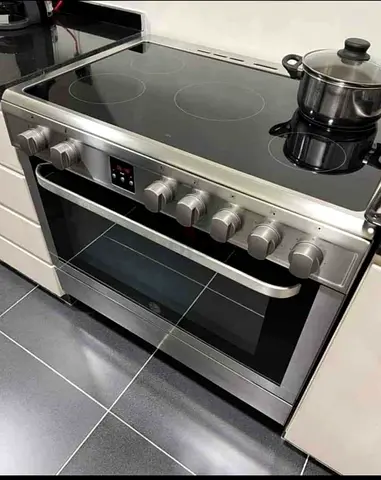 Hoover Latest Model Electric Ceramic Cooker 90cm Same Like New Condition Slightly Used