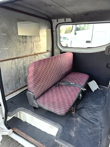 2016 Nissan URVAN — миниатюра 12