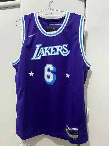 Nike Los Angeles Lakers Lebron James Jersey - Size M