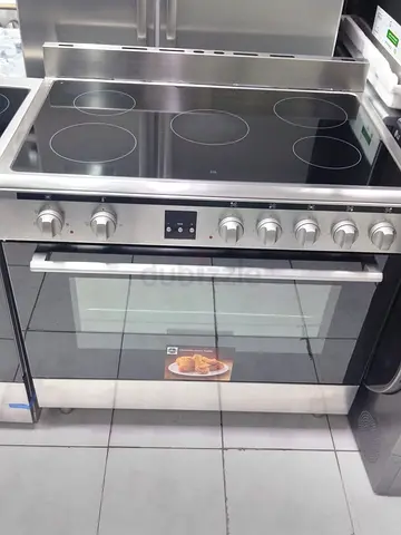 Hoover Brand Latest Model Electric Ceramic 5 Hobs  Cooker Range .  Size 90 X 60 cm Same like good