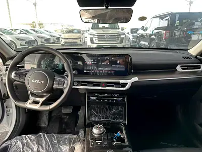 صورة 4 لـ 2025 KIA K5