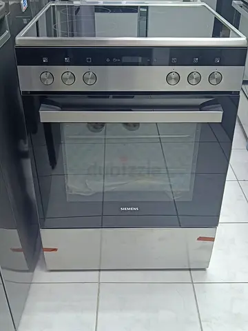 Siemens iQ300 free-standing electric cooker, model HK9R3A250M.  It features 4 ceramic hobs