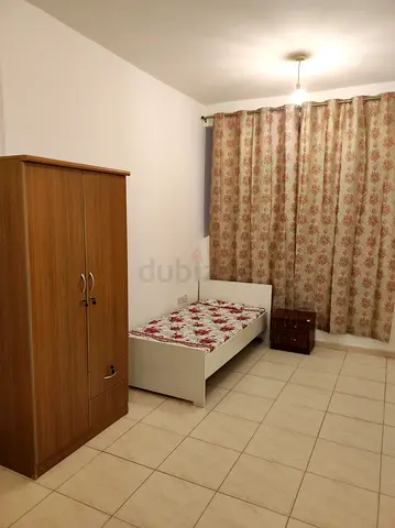 Fully furnished Room in 2bhk flate for Single Executive Bachelor