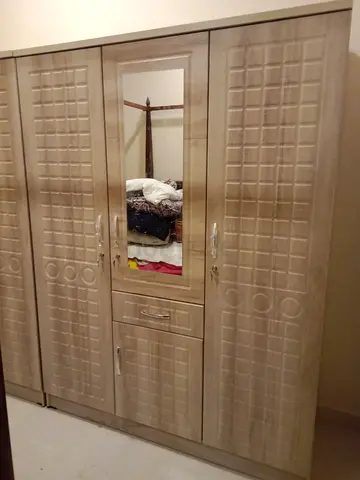 3 door wardrobe selling