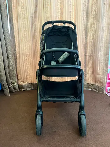 GIGGLES STROLLER / PRAM