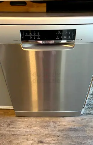 Bosch Latest Model Series 6 wifi Dishwasher For Sale 3 Rack Same Like New