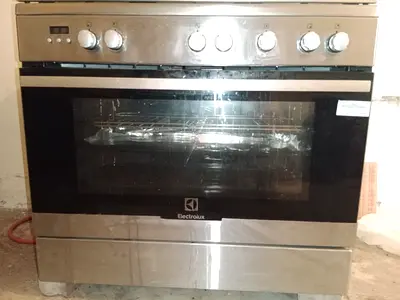 Electrolux Gas Range and Oven in Excellent Condition