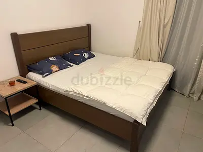 King Size Bed with Mattress – Excellent Condition