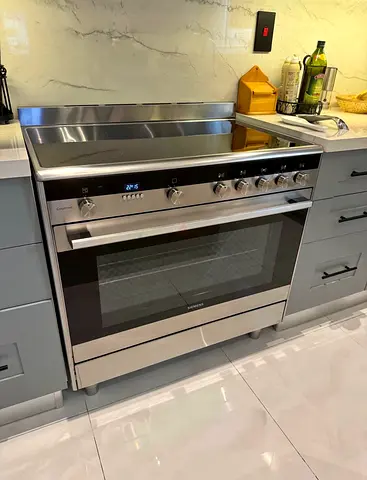 Siemens Electric cooker like new some time used only free delivery installation