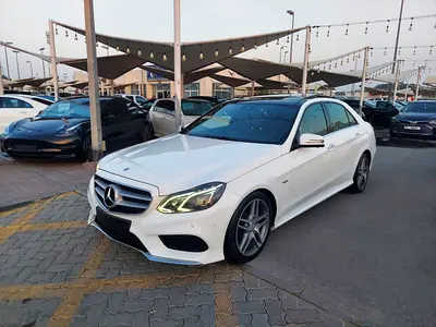 MERCEDES BENZ E300 2016 GCC FULL OPTIONS EXCELLENT CONDITION PANORAMA