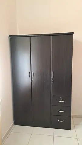 Modern quality brand 3door cabinet available