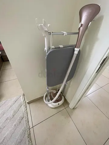 Efficient Garment Steamer for Quick Touch-ups