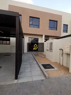 4BED TOWNHOUSE/END CORNER UNIT/BIG PLOT SIZE