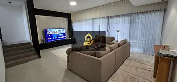 SPACIOUS 3BED MIDDLE UNIT / EXCELLENT PRICE