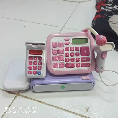 Toy cash counter