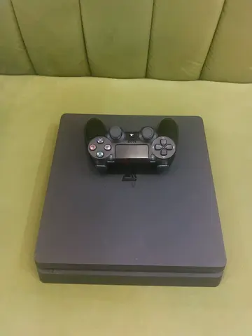 PlayStation 4 slim 1 tb with 1 controller