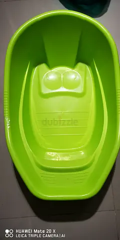 Bright Green Baby Bath Tub - Perfect for Your Little One
