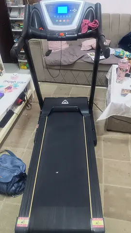 مشايه جري life fitness