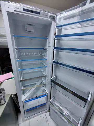 Siemens Refrigerator in Excellent Condition built-in fully-integrated
