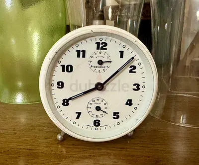 Vintage Table Clock - Classic Charm