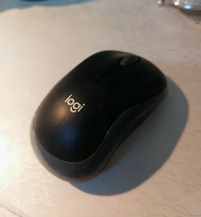 Logitech Wireless Mouse M185 (Swift Grey) - Great Condition