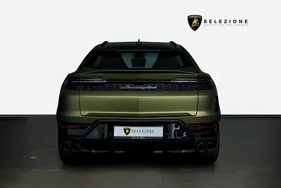 2025 Lamborghini URUS photo 5
