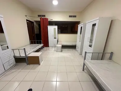 4 EXECUTIVE MEN BED SPACES ARE LEFT FOR STUDENTS  STAFF IN INTERNATIONAL CITY