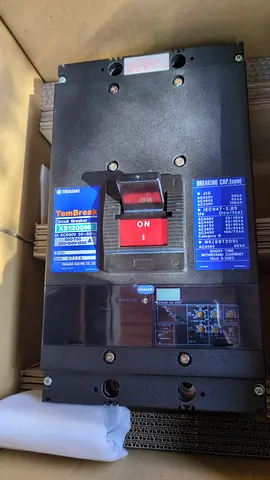 High-Quality Electrical Circuit Breaker for Industrial Use