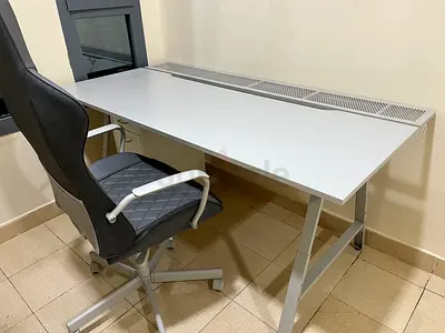IKEA HELMER/UTESPELARE gaming desk with chair and side drawer