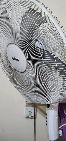 Sanford Standing Fan - Not working - minor repair needed 60w 3 speed with remote - White