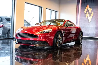 Aston Martin Vanquish Carbon Black