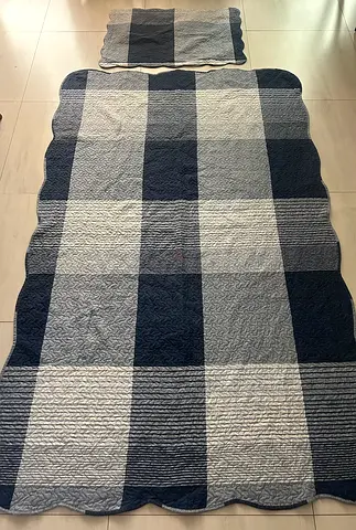 Stylish Navy Blue single bed spread with pillow case