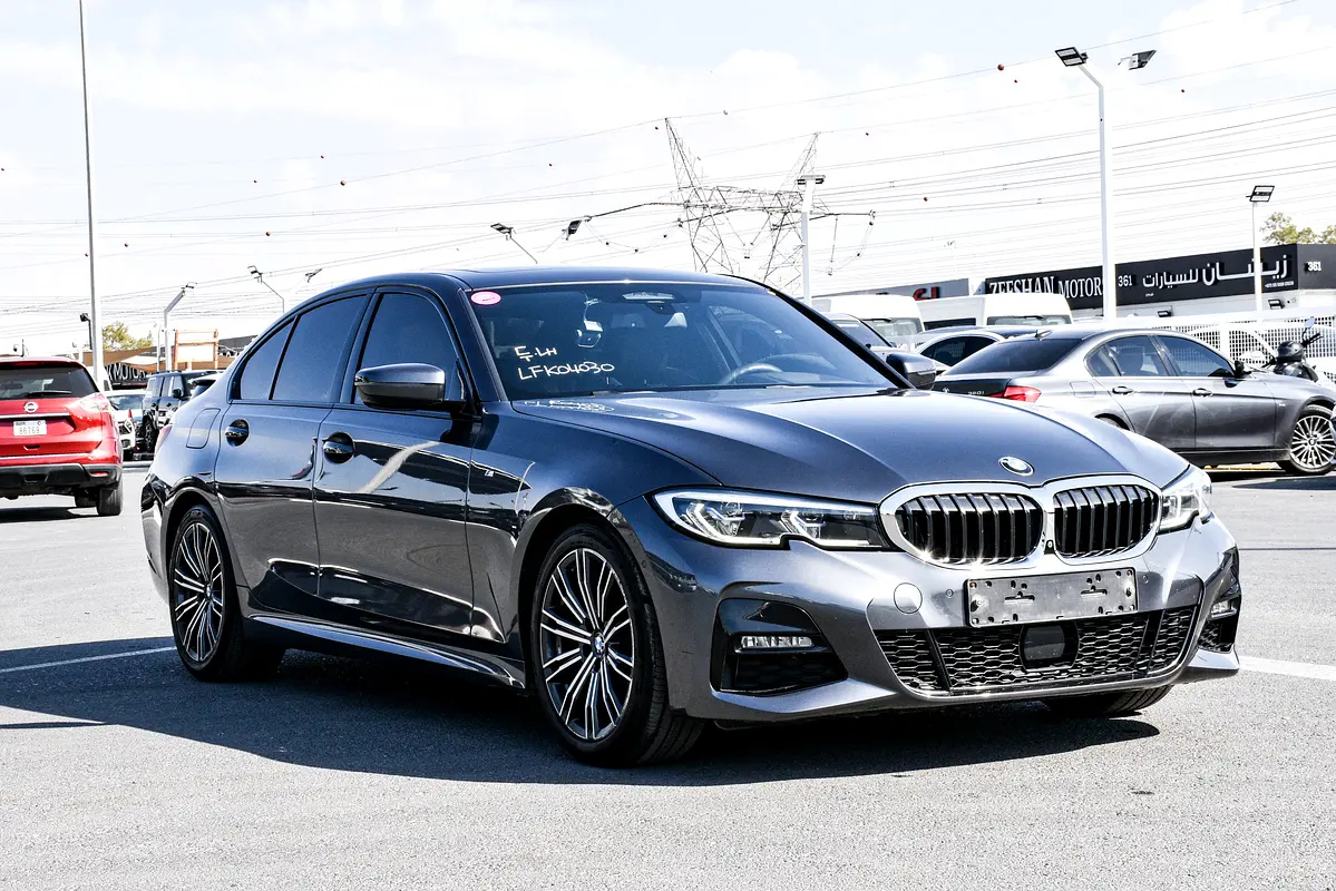 320i