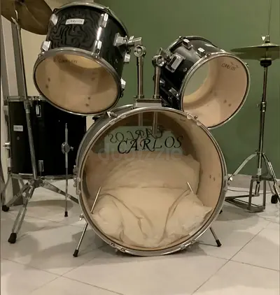 acoustic drum kit