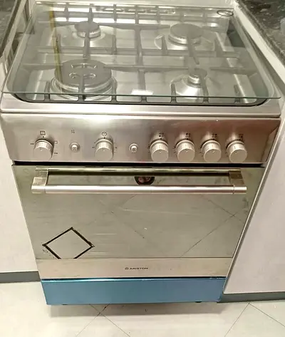 Indesit Gas Stove 4 Burners 60×60cm Mint Condition