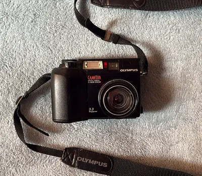 Olympus Camedia C-3030 Zoom. CAMERA