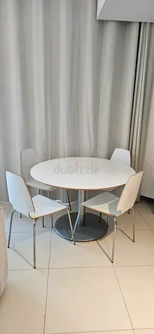 Round Dining Table Set with 4 Chairs