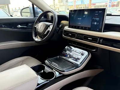 2023 Lincoln NAUTILUS 照片 8