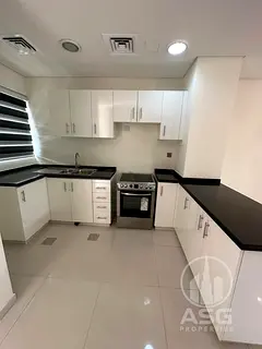3BR Townhouse | Middle Unit | Private Garden