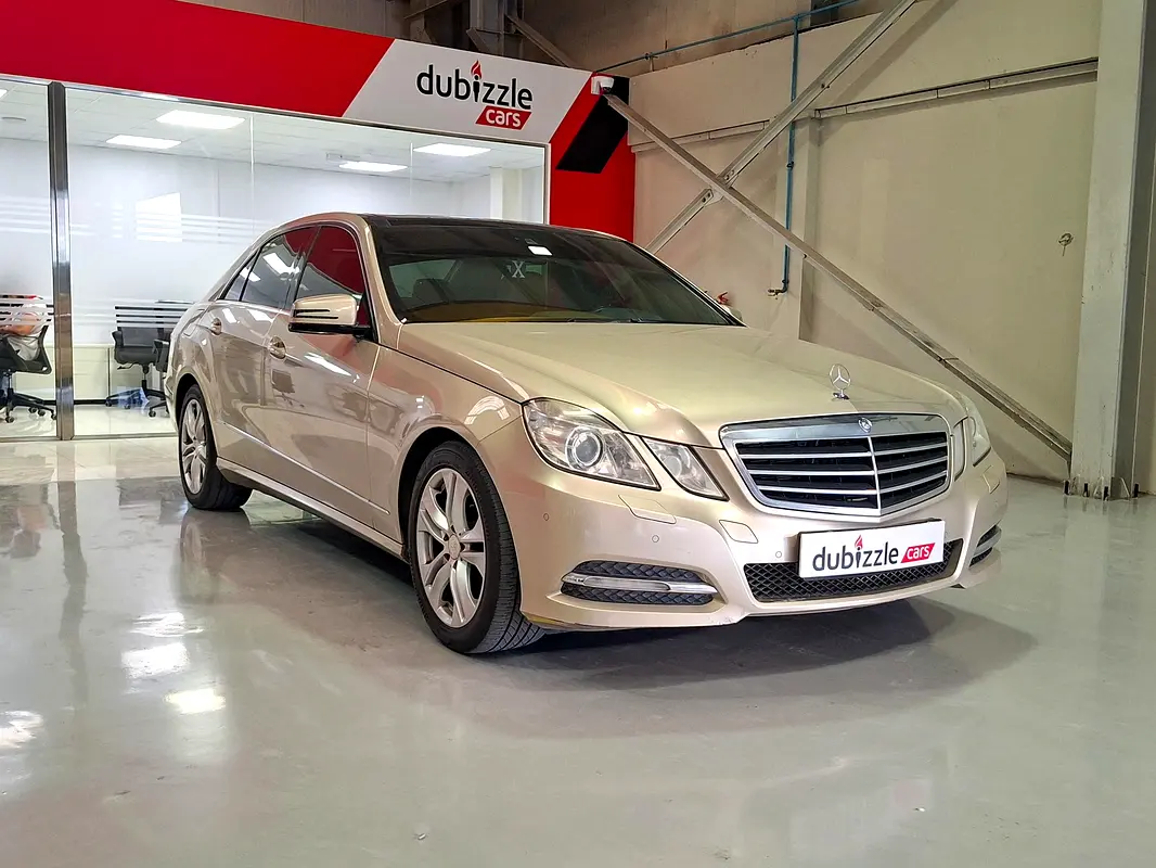 Mercedes-Benz E-Class 2011 — photo 1 of 17