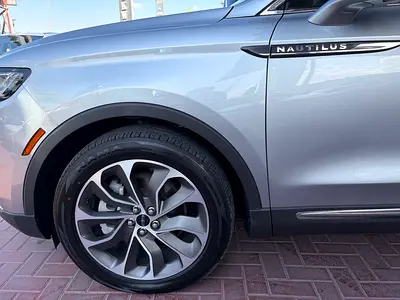2023 Lincoln NAUTILUS 照片 13