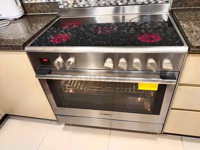 Bosch 8 Series New model 5 Zone Electric Ceramic Cooker Range. Made Italy