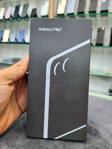 Samsung Galaxy Z Flip 7 256GB With Box