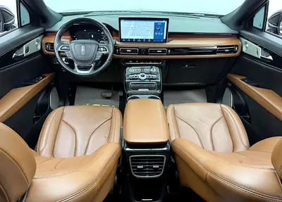 2022 Lincoln NAUTILUS 照片 9