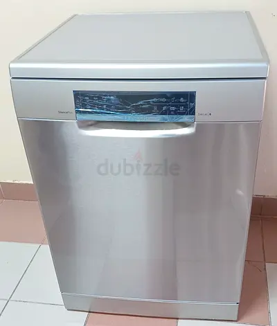 Bosch series 6 dishwasher 3rick latest model same like new condition With WiFi system
