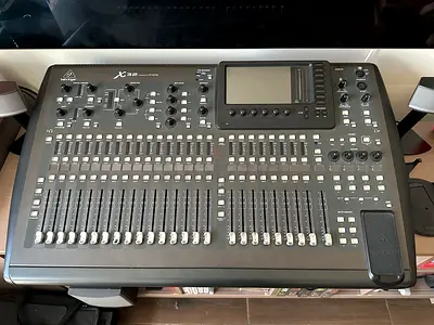 Behringer X32 Digital Mixer in Excellent Condition