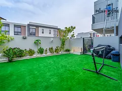 Corner Unit | Landscaped garden | Ready to move